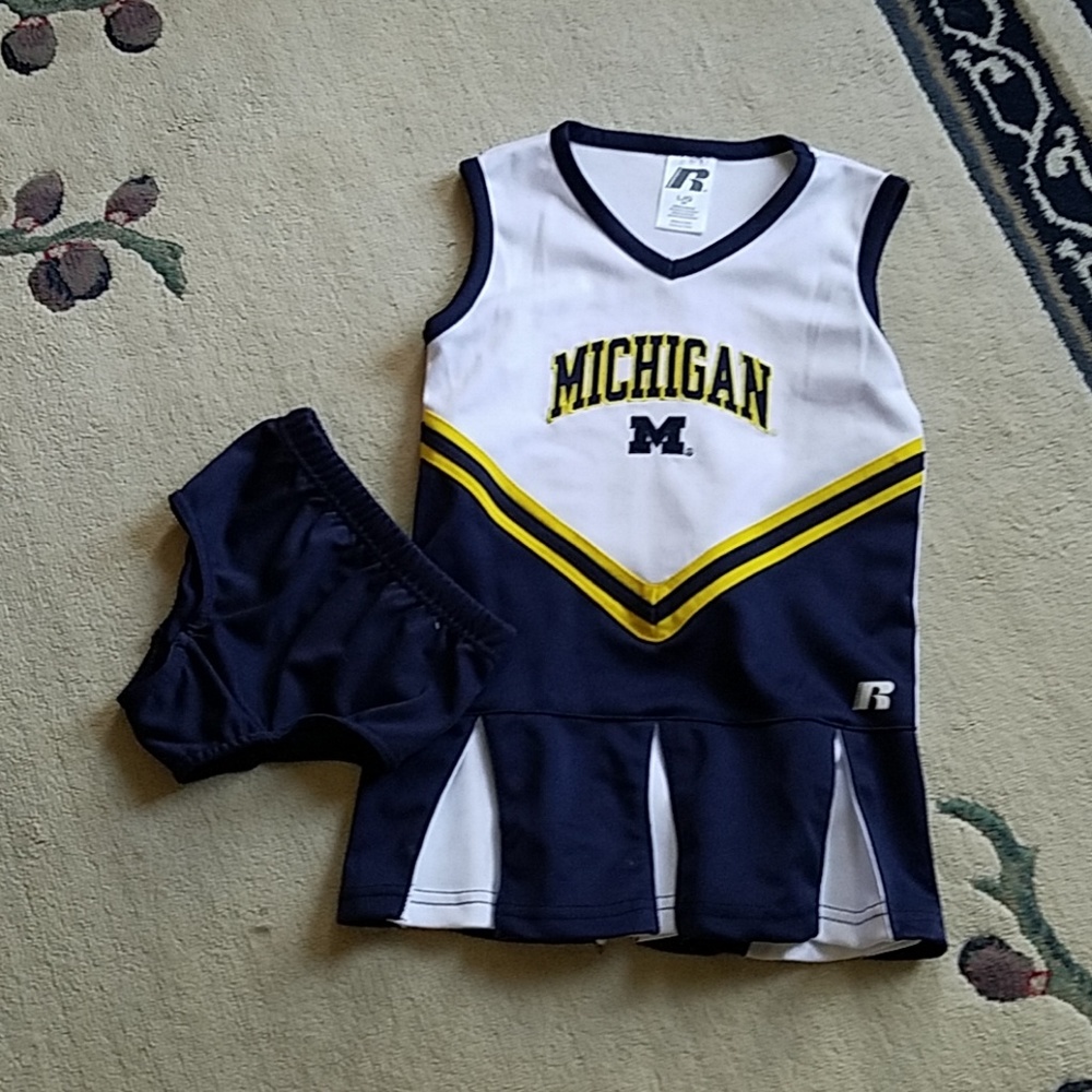 Cheer outfit